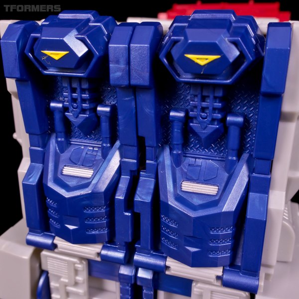 TFormers Gallery   Siege On Cybertron Magnus Prime 023 (23 of 108)